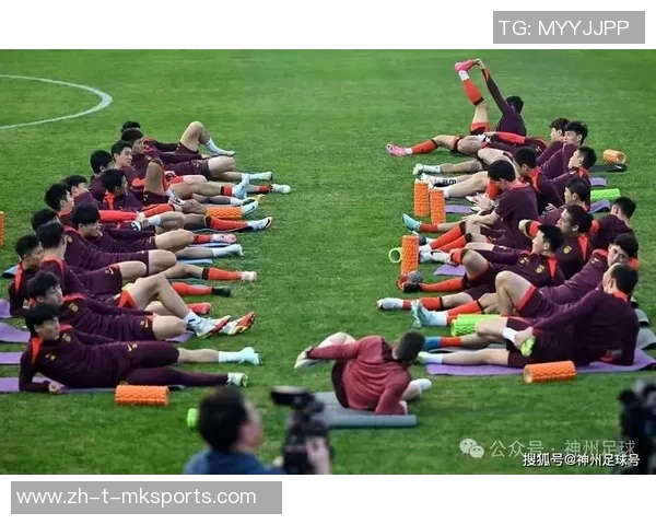 国足球星一天的紧张训练与比赛备战全记录揭秘