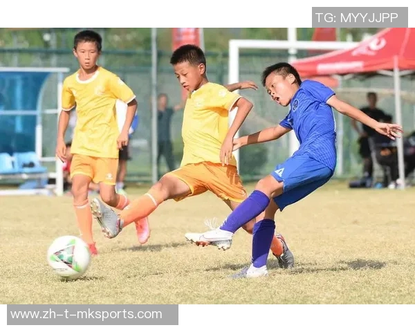从腰球明星到足球之星：探寻运动员成长的转折与多元化发展之路
